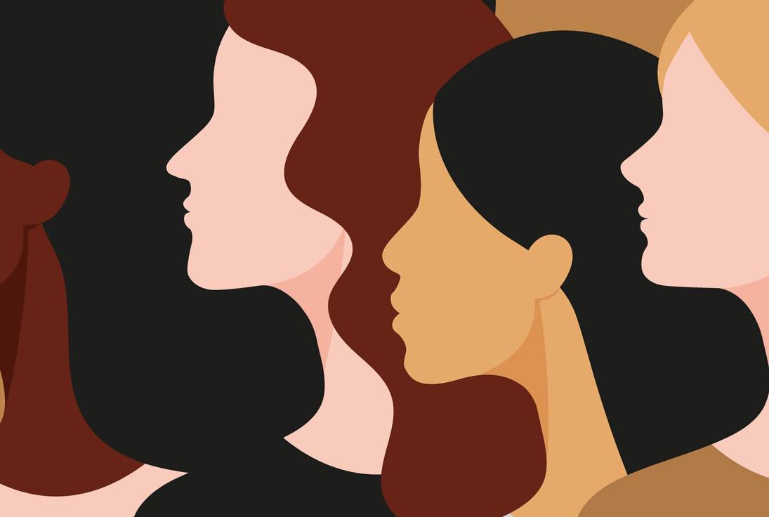 vier Frauengesichter im Profil